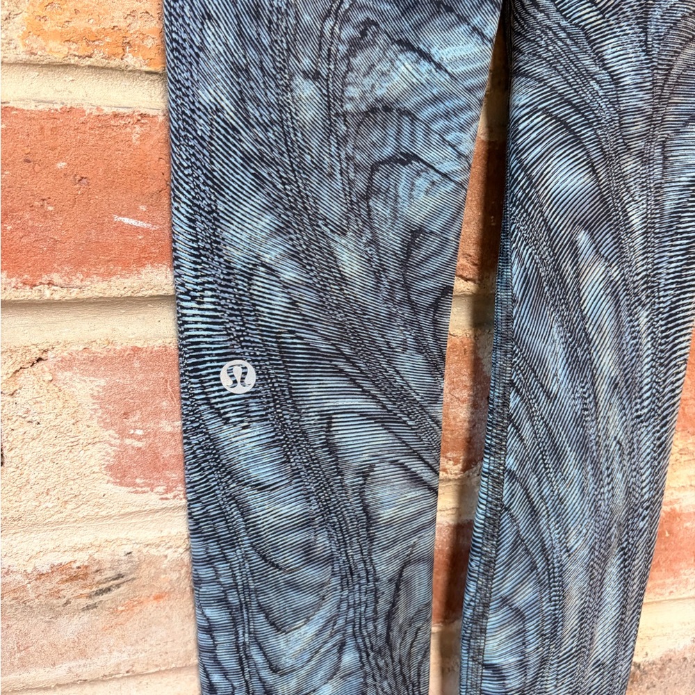 Lululemon Athletica Swirl Pattern Leggings size 0 - Picture 6 of 6